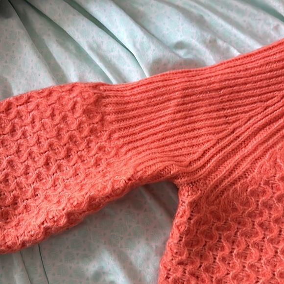 Gorgeous Anthro Coral Sweater XS - Picture 4 of 8